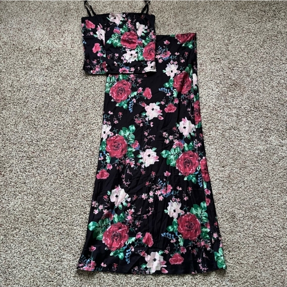 Lioness silky floral set - Picture 3 of 8